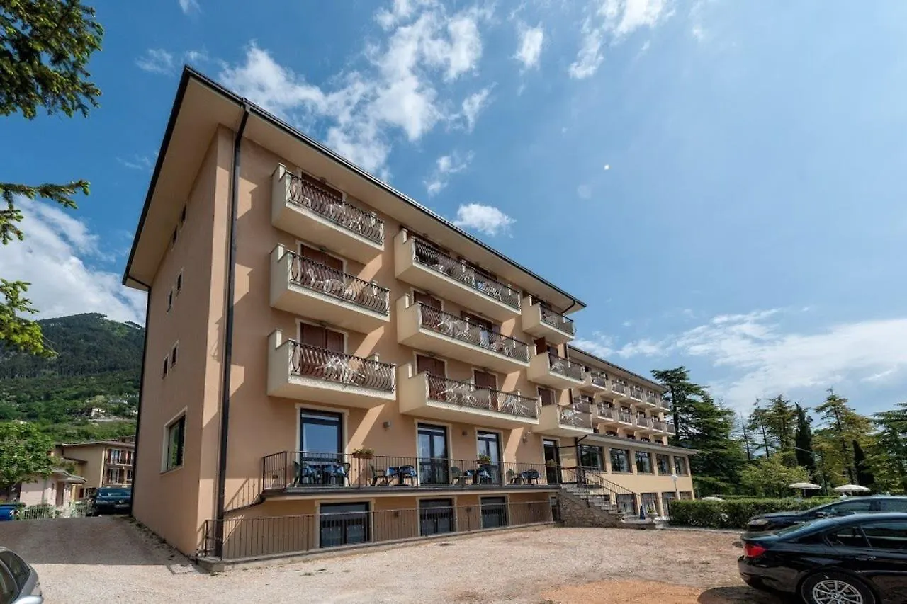 Hotel Bellavista Tignale 3*,  Italy