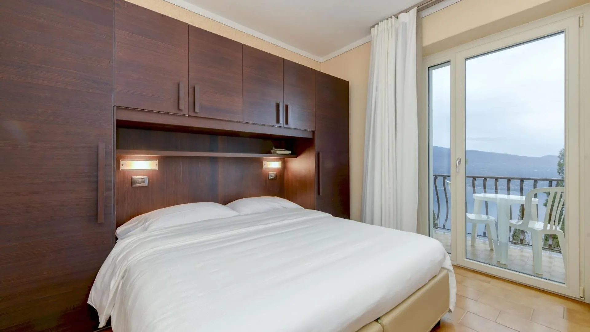 Hotel Bellavista Tignale 3*,  Italy