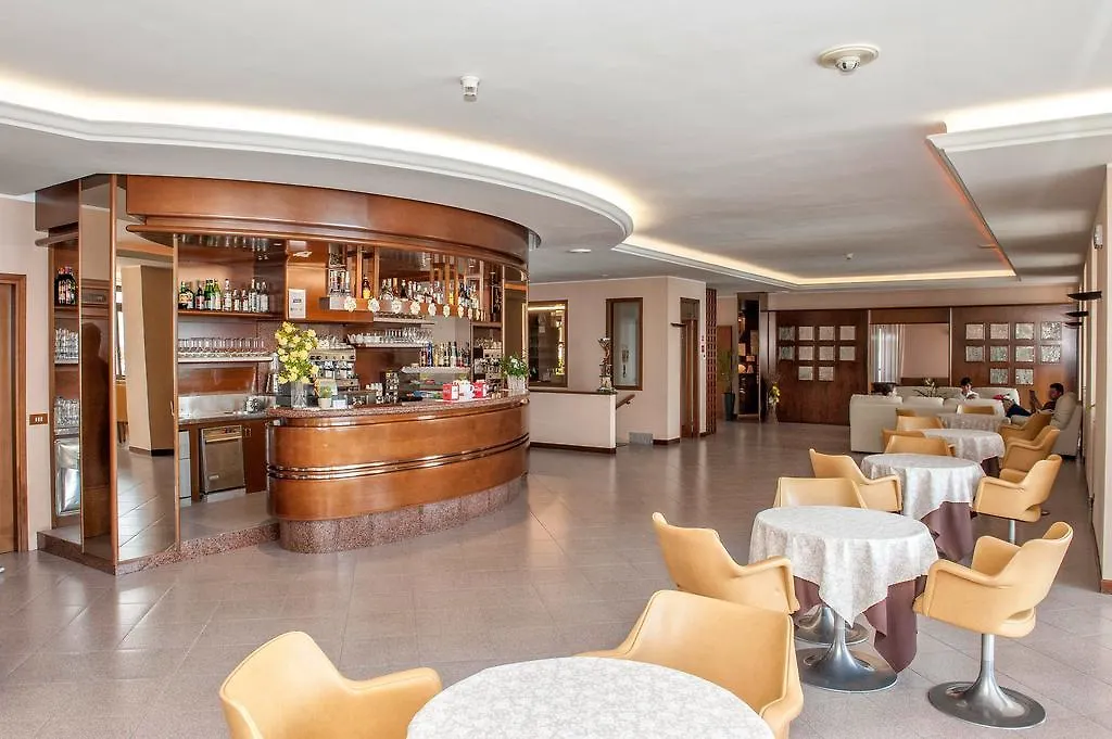 Hotel Bellavista Tignale 3*,  Italy